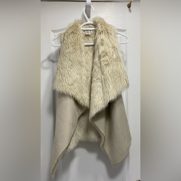 Top Shop Reversible Beige Faux Fur, Faux Suede Vest. O/S - Picture 1 of 4